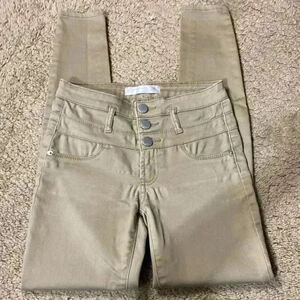 No boundaries size 8 tan pants